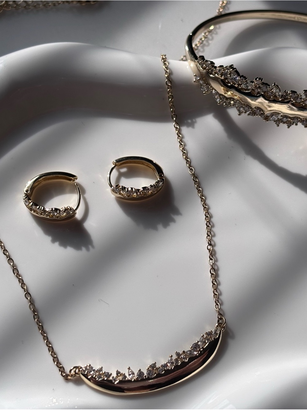 Delicate Gold Crystal Bar Necklace — Sparkling Gold Finish